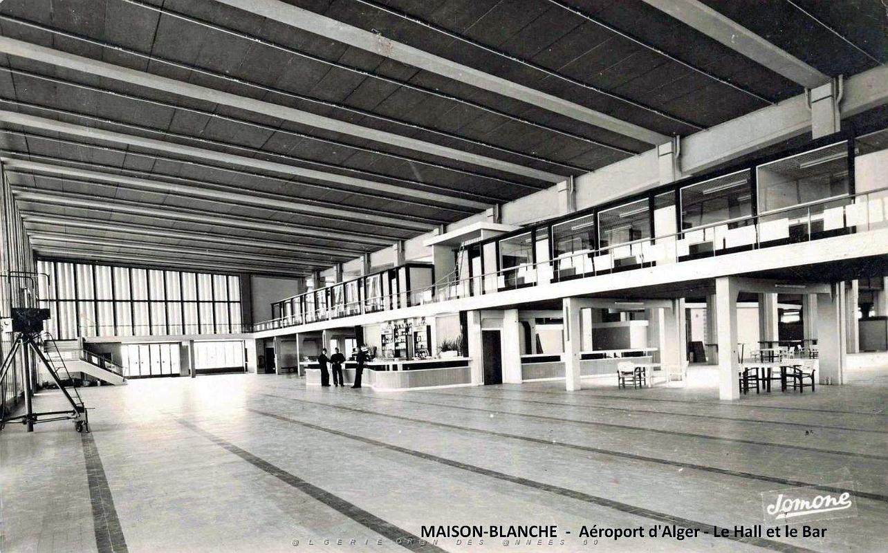 Maison-Blanche - Aeroport d'Alger - Hall et Bar.jpg